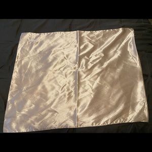 Blissy silk pillowcase